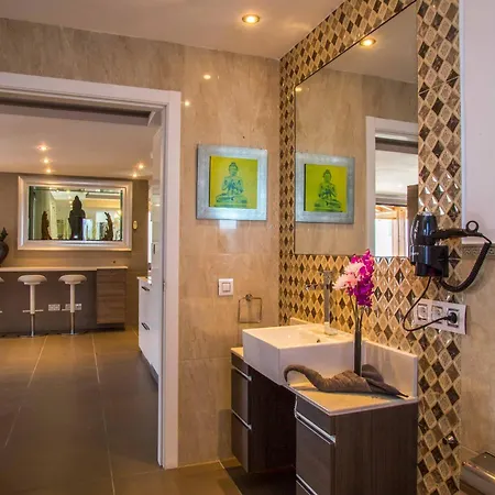 Buddha فيلة بلايا بلانكا